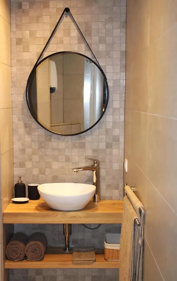 Antwerp White House Apartment