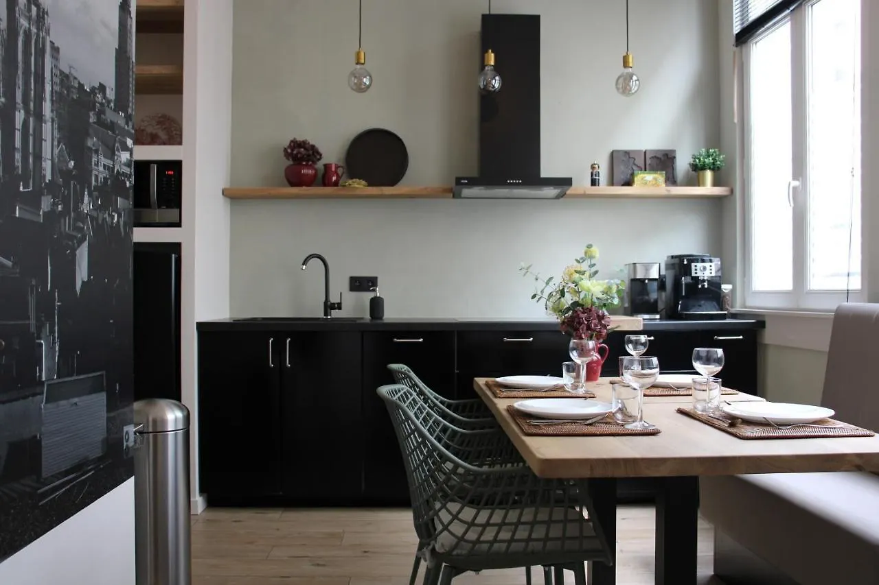 Antwerp White House Apartment