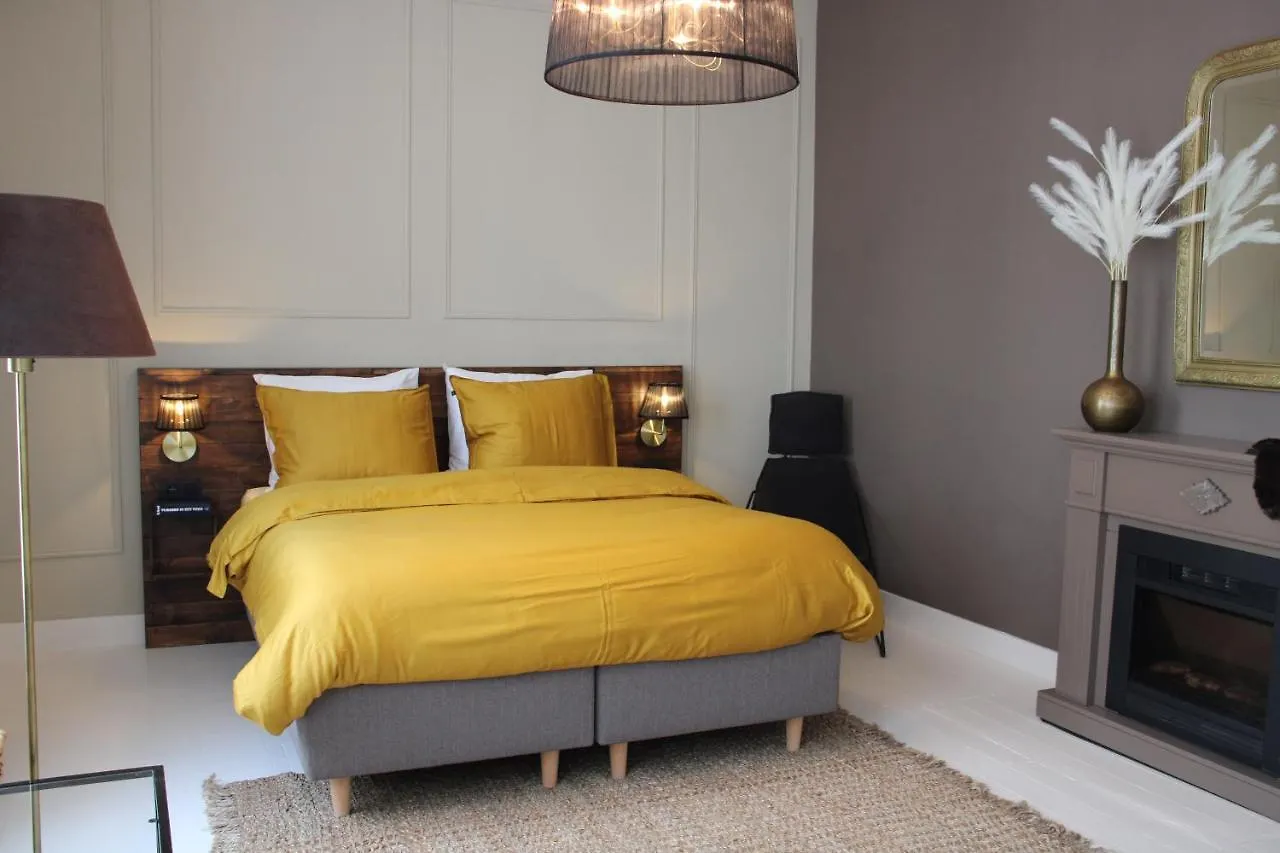 Antwerp White House Apartment